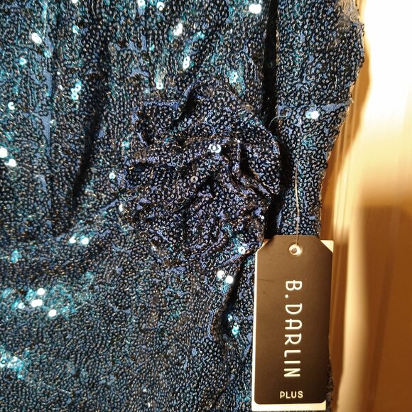 NWT B. Darling Dress ONLY $79! RETAIL $169! with shimmering paillettes  Size 23W - Picture 3 of 7